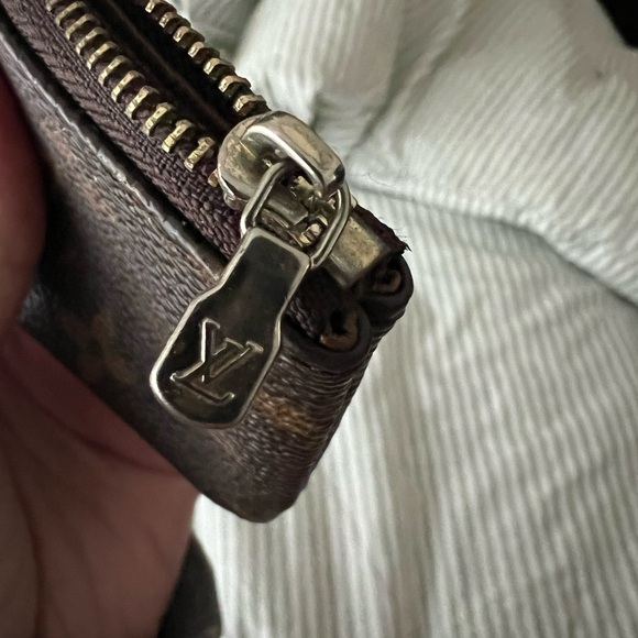 Louis Vuitton Brown Monogram Key Holder - Picture 3 of 3
